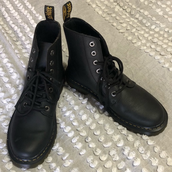 luana combat boot
